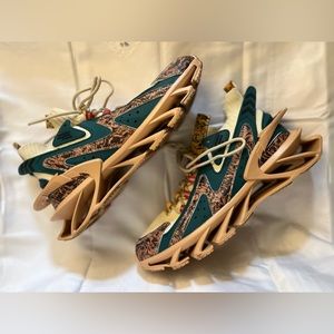 Athletic Style Shoes | Size 10 | Women